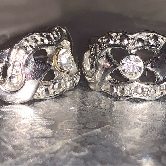 Lucky Brand Earrings - Picture 2 of 4